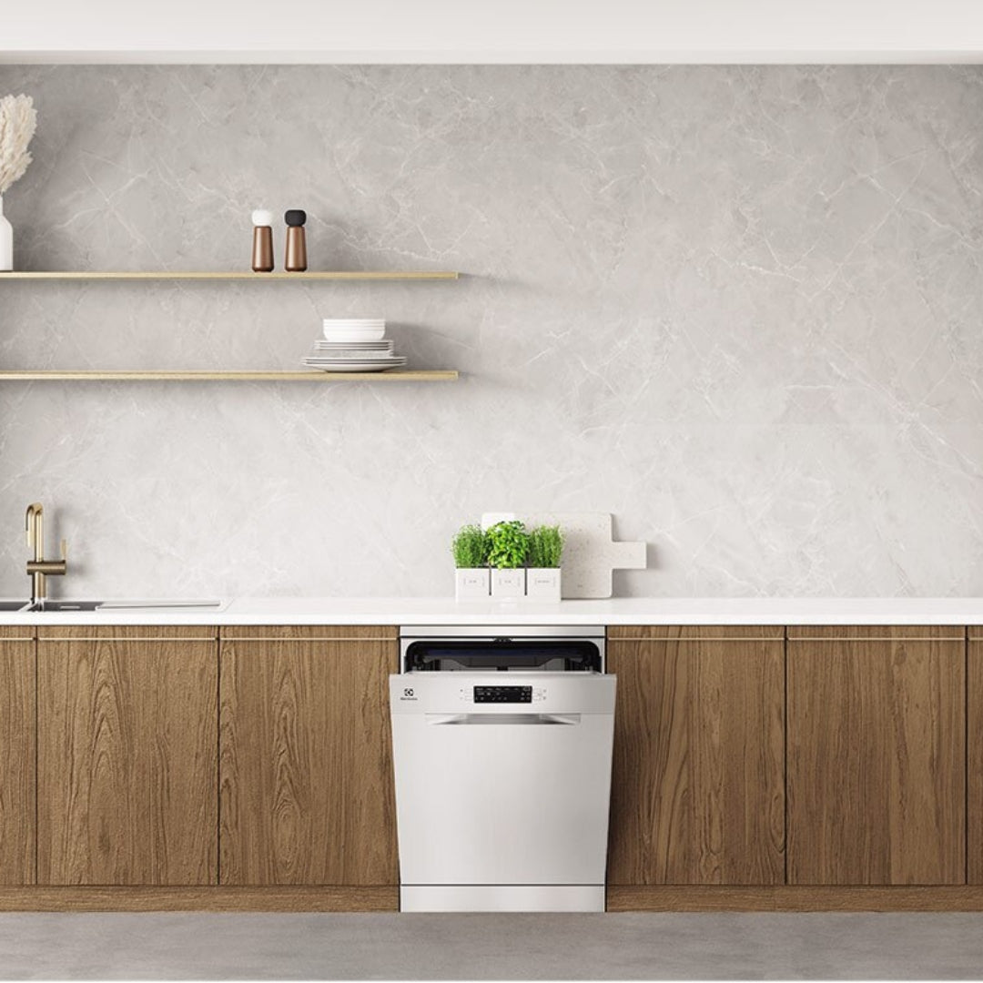 Electrolux Free Standing Dishwasher UltimateCare 700 ESM48310SX with 14 Place Settings