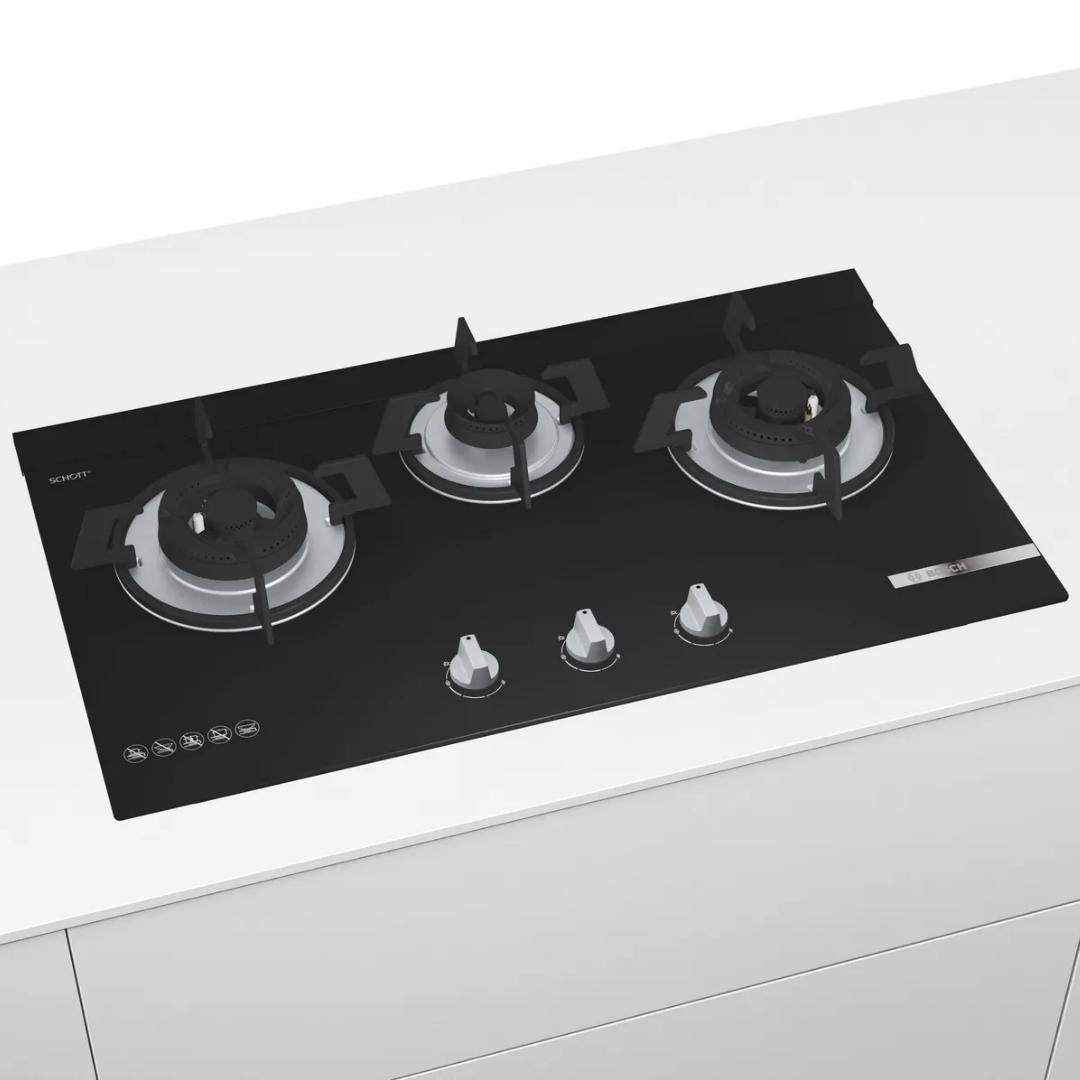 Bosch 90 cm Wall Mounted Chimney DWA98IJ60I + Bosch 70 cm 3 Burner Hob True Brass 3D Wheel PMD83D31NX