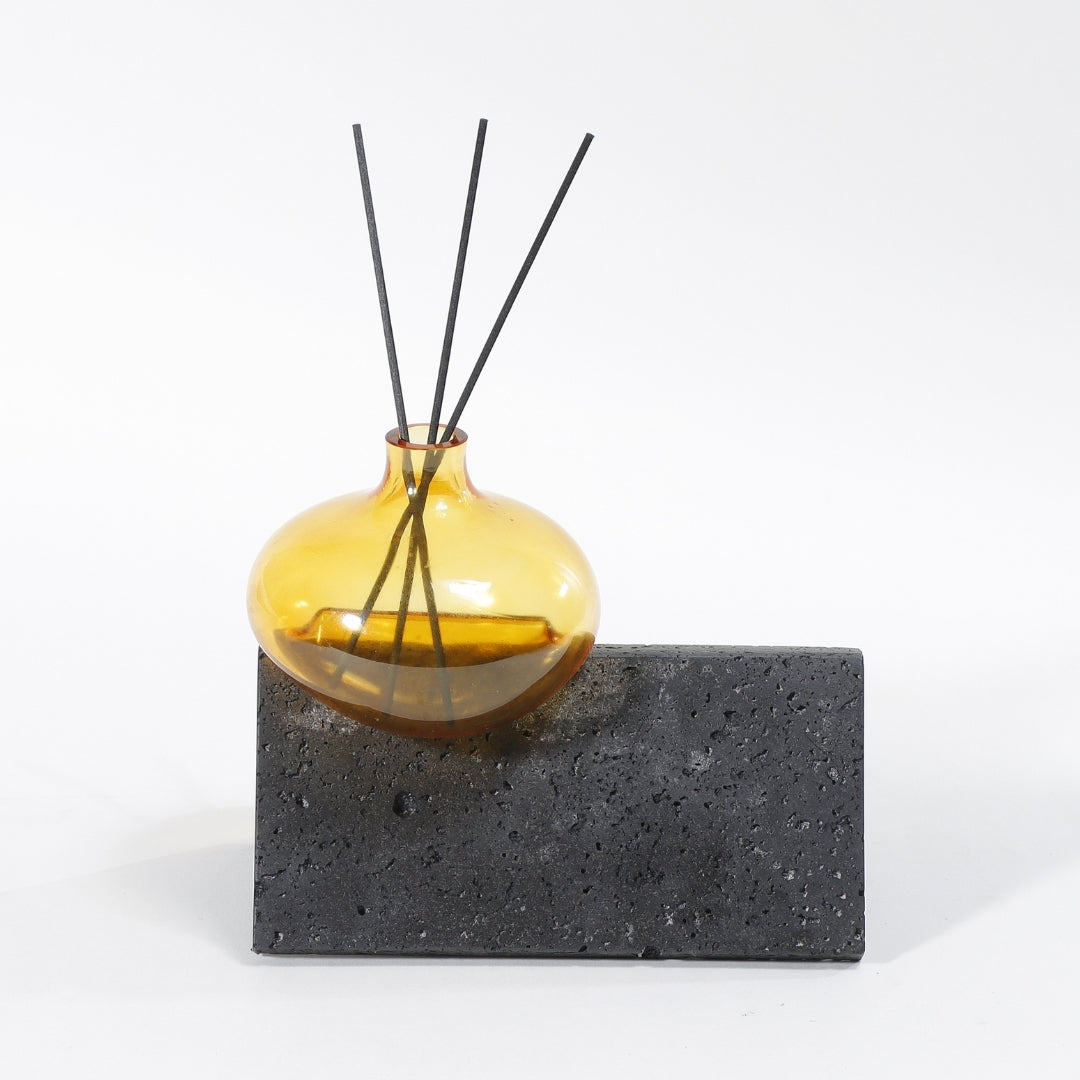 Elegance in Aroma Black & Amber Marble Aroma Bottle
