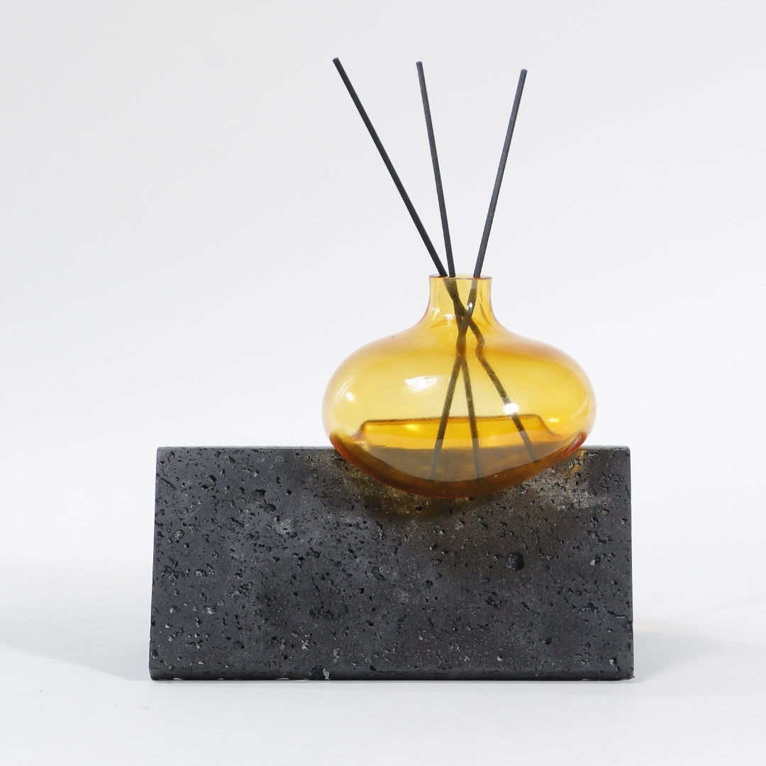 Elegance in Aroma Black & Amber Marble Aroma Bottle
