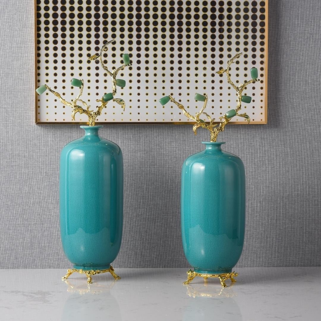 Regal Treasures Decorative Vase
