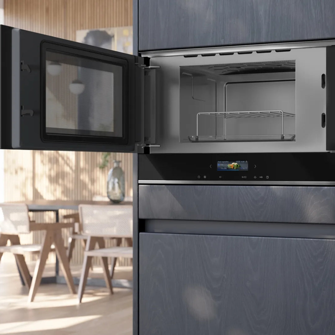 Siemens Built In Oven with Full Steam Function iQ700 HS736G3B1I + Siemens Built-In Microwave IQ700 Series BE732L1B1I