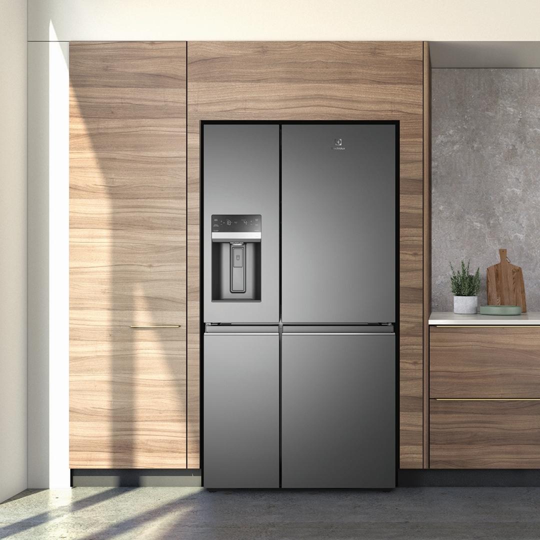 Electrolux Free Standing French Door Refrigerator 680 Ltrs UltimateTaste 900 EQE6879AB