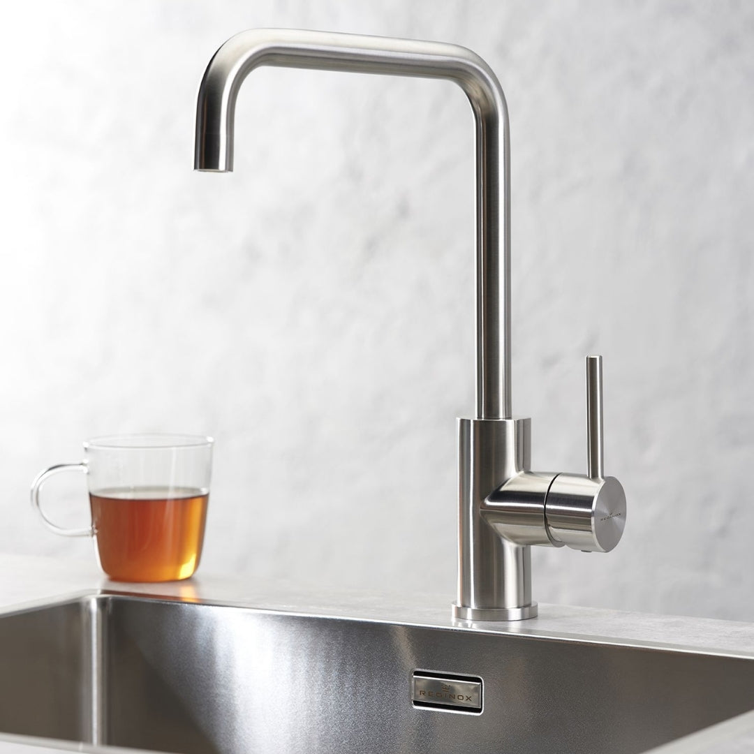 Reginox Table Mounted Regular Kitchen Sink Mixer LOGAN with Extractable Hand Shower Spout in Stainless Steel Finish