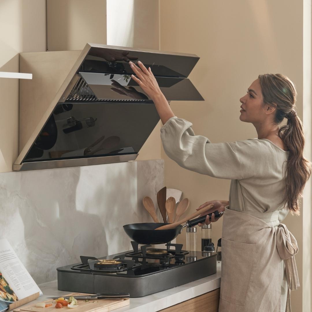 Electrolux 90 cm Wall Mounted Chimney UltimateTaste 700 Series ECS9612K