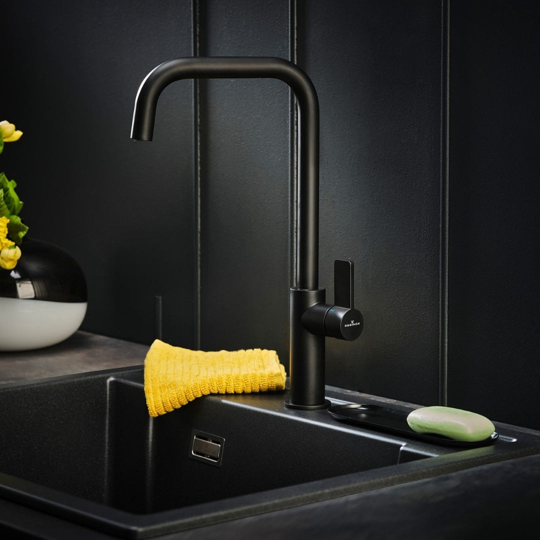 Reginox Table Mounted Pull-Down Kitchen Sink Mixer PEARL with Extractable Hand Shower Spout in Black Finish