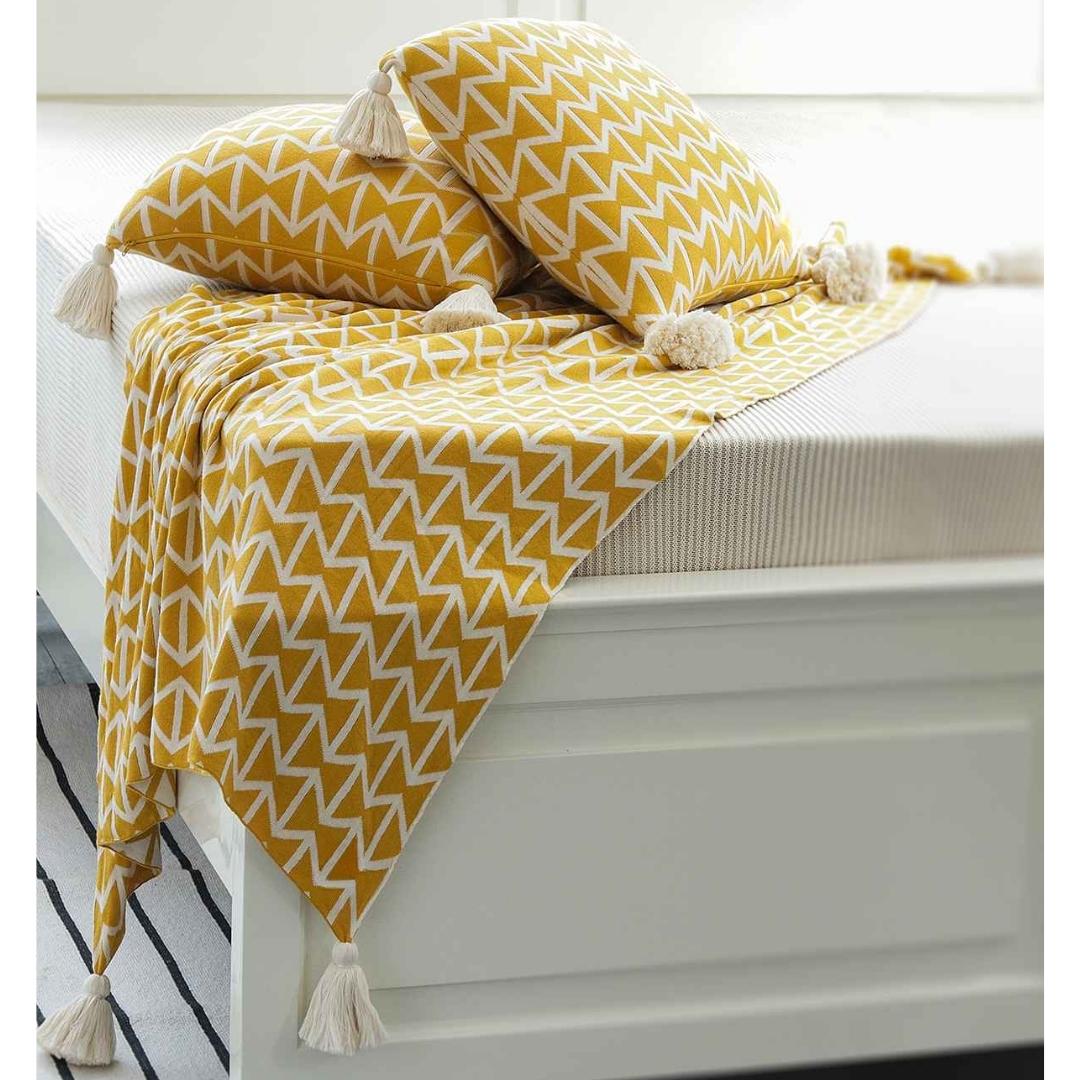 Beatrice Twanty Olive & Natural Throw & Cushion Cover Set (18 in x 18 in)