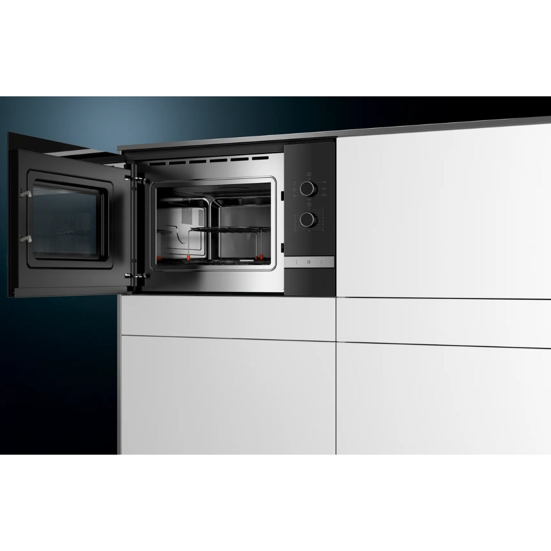 Siemens Built In Oven iQ500 HB237ABR0Z + Siemens Built-In Microwave IQ300 Series BE550LMR0I