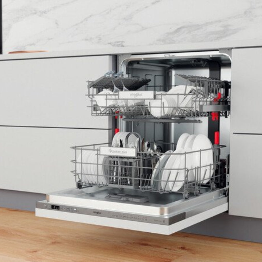 Whirlpool Built In Dishwasher WIO 3T133 P IN with 14 Place Settings