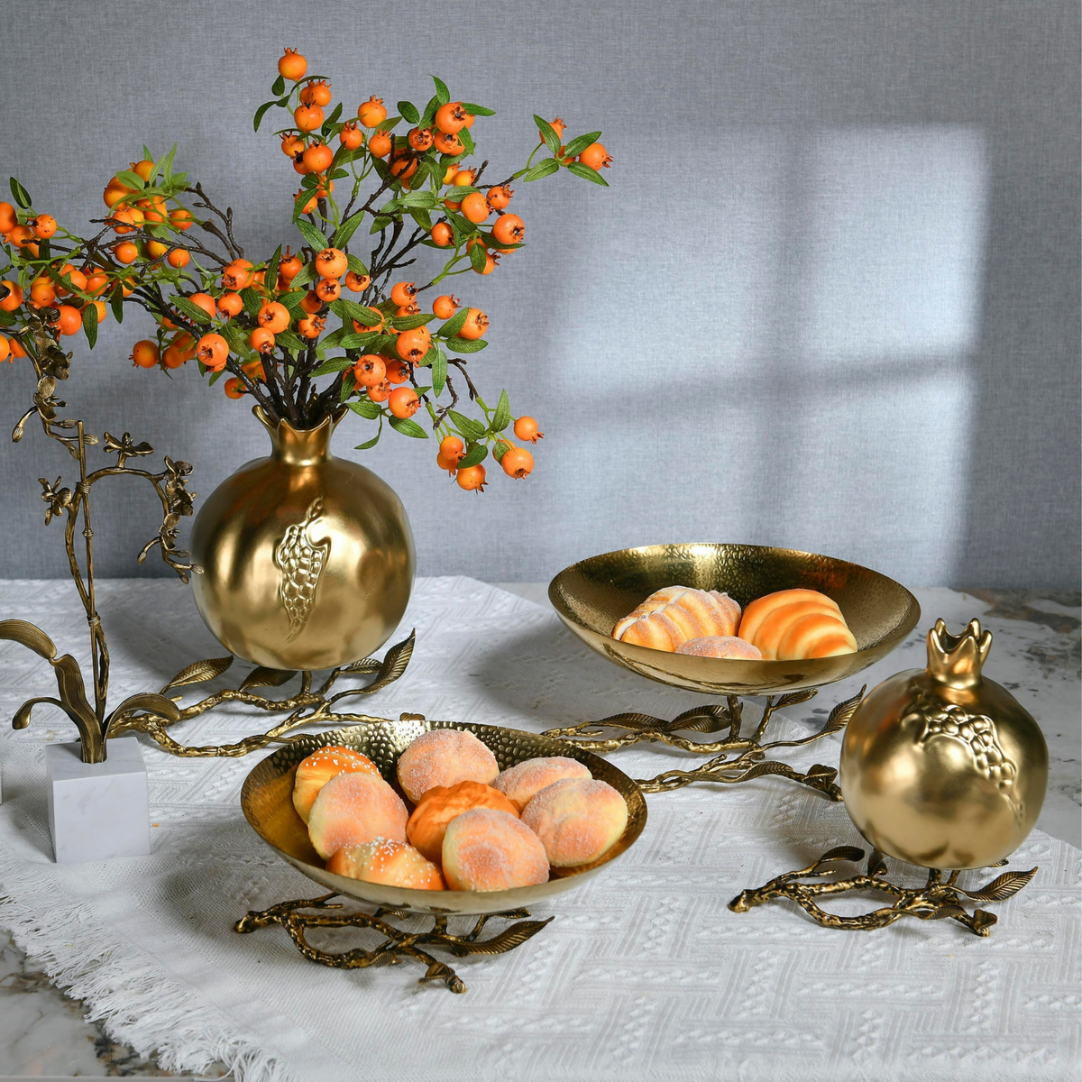 Auric Vine Compact Hammered Bowl with Leaf Stand
