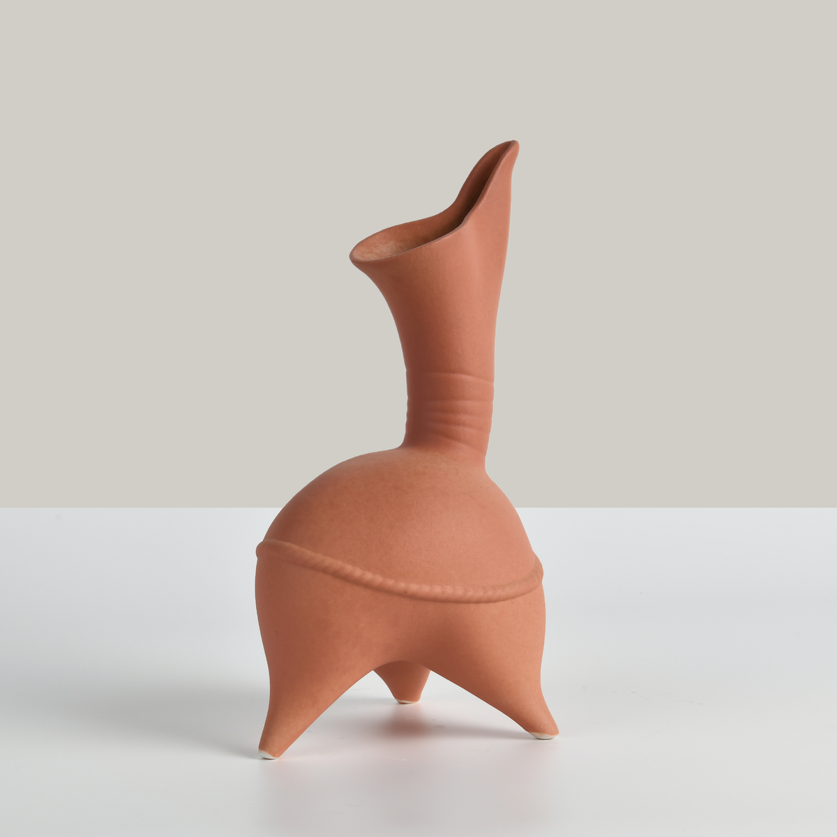 Amara Solis Flower Vase (Large)