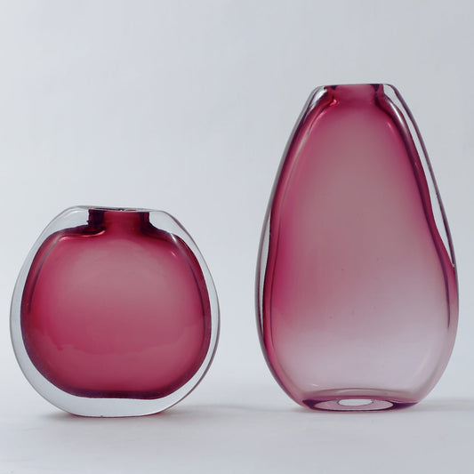 Crimson Radiance Glass Vase