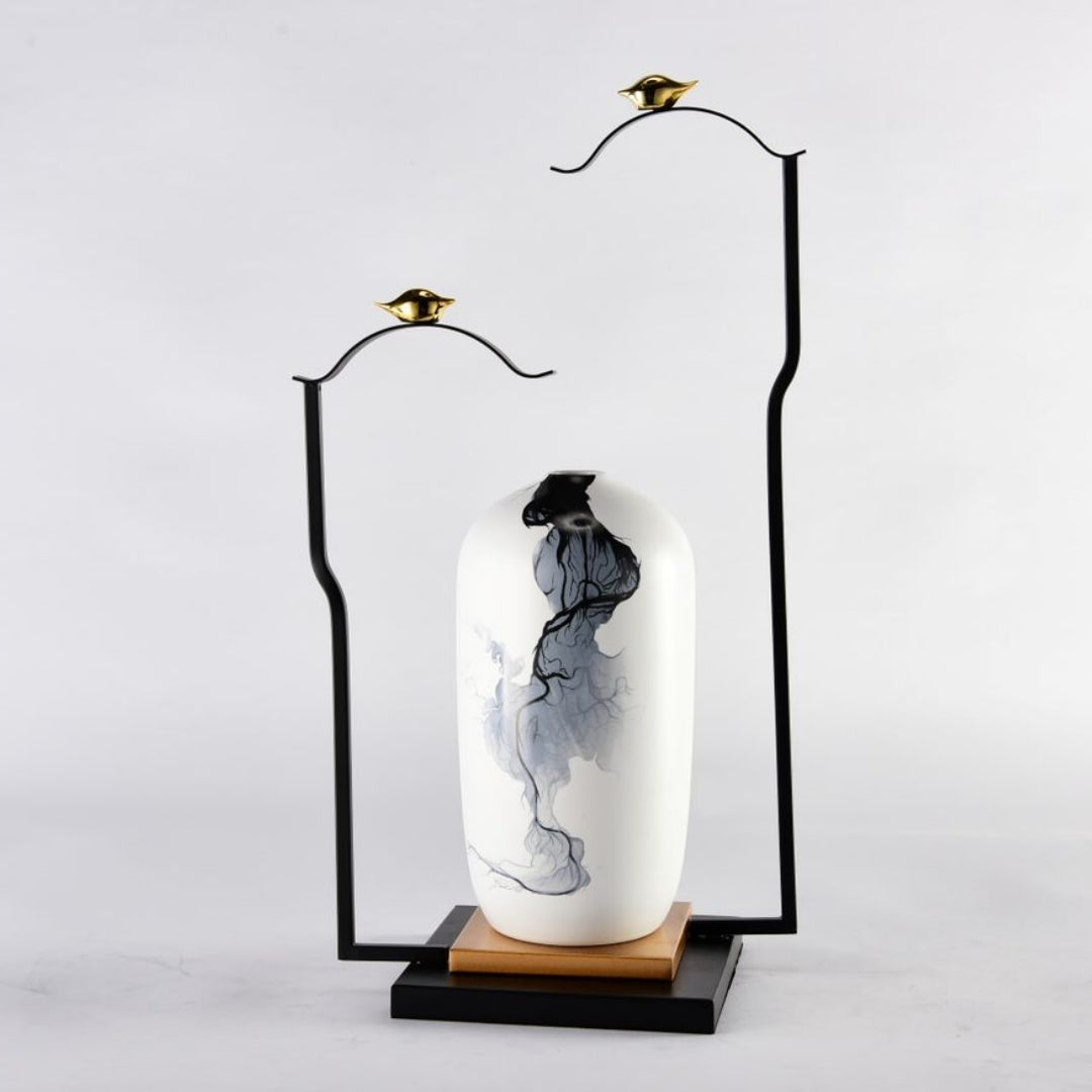 Lavish Luminance Flower Vase