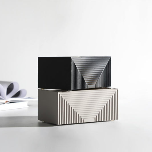 Harmonious Stripes Tissue Holder