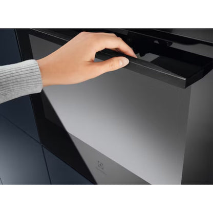 Electrolux Built In Oven with Steam Assist UltimateTaste 300 KOH3H00BK + Electrolux Built-In Microwave UltimateTaste 500 EMSB25XG