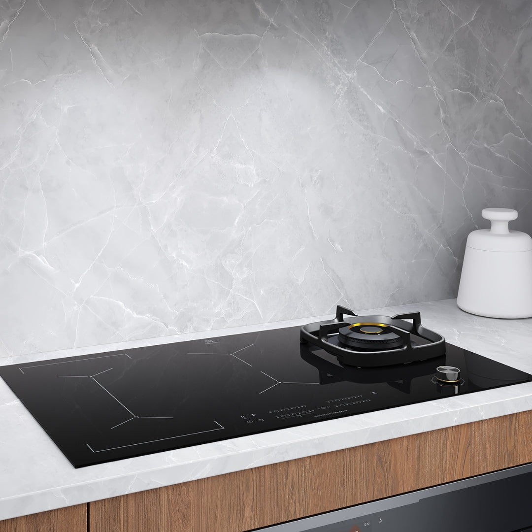 Electrolux 4 Zones Hybrid Induction Hob EHH957BE
