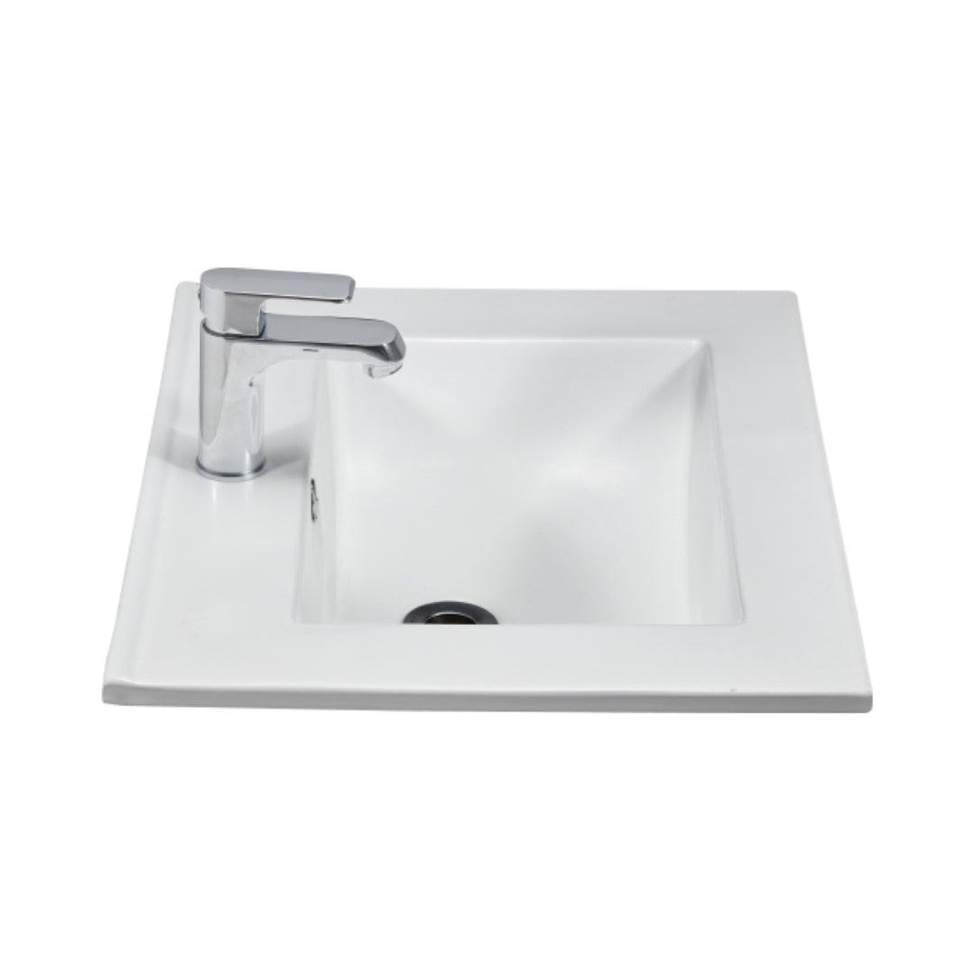 wb_cer_s2030120_white